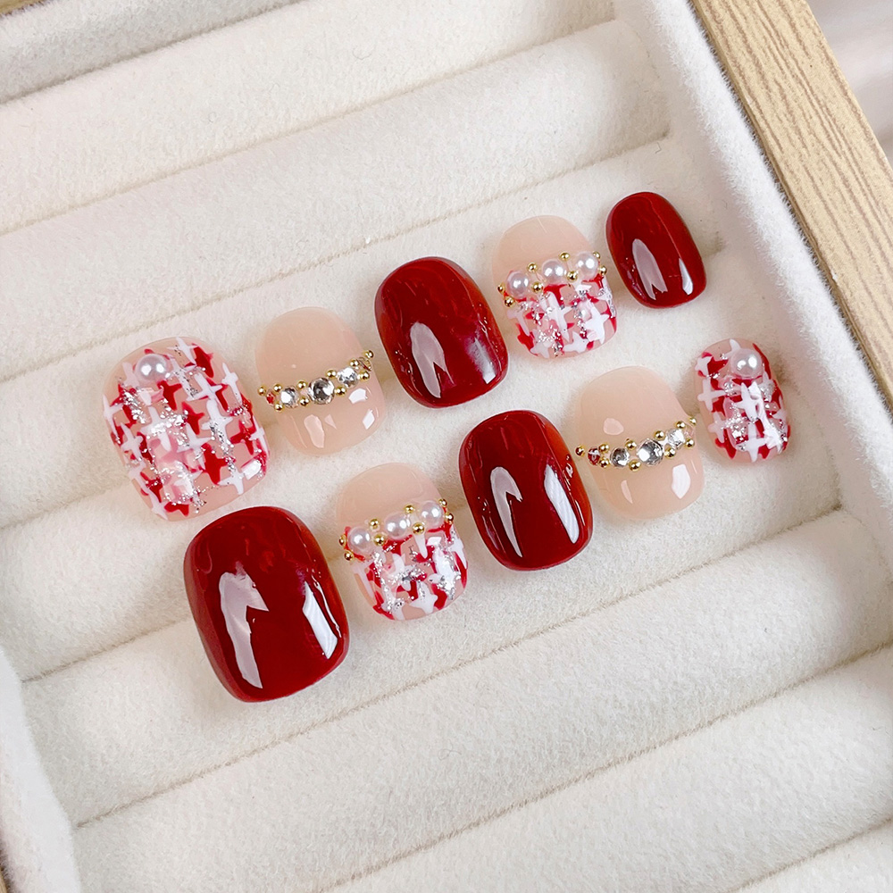 Press On Nail Set - 10個入りショートスクエアラウンドハンドメイドプレスオンネイルキット、ワインレッドフェイクネイル、キュートでエレガントな装着可能なネイルアート、キラキラ輝くラインストーン