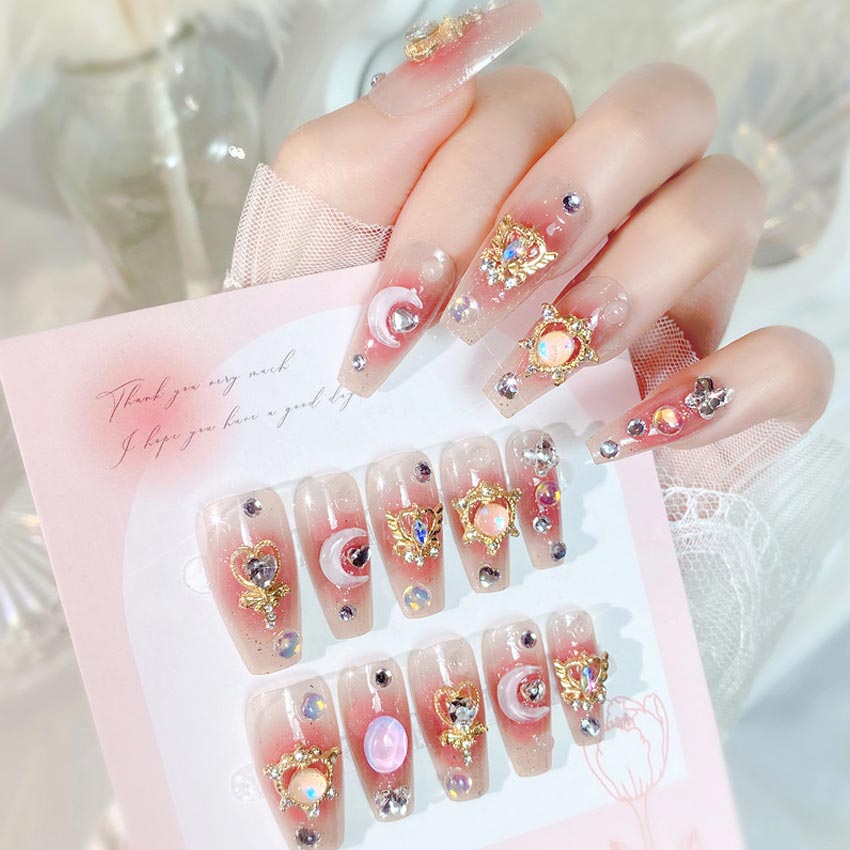 24 ピース/箱高級ピンクロング棺偽爪 Y2K ムーンスター - Nail Art Maroon のレビューと価格