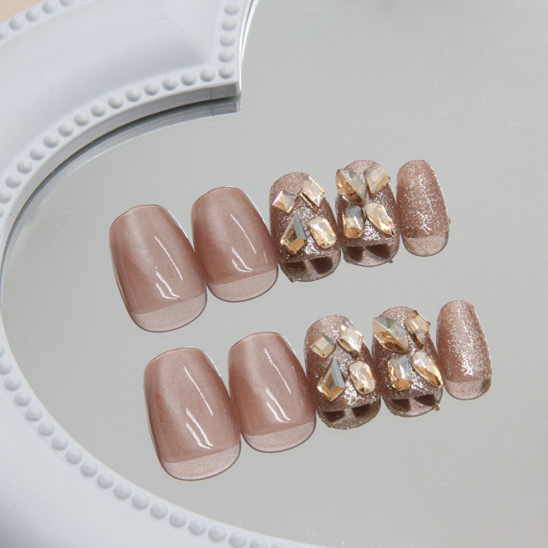 24枚入り キャッツアイ ハンドメイド フェイクネイルチップ - Press On Nail Set のレビューと価格