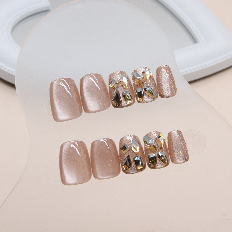 24枚入り キャッツアイ ハンドメイド フェイクネイルチップ - Press On Nail Set のレビューと価格