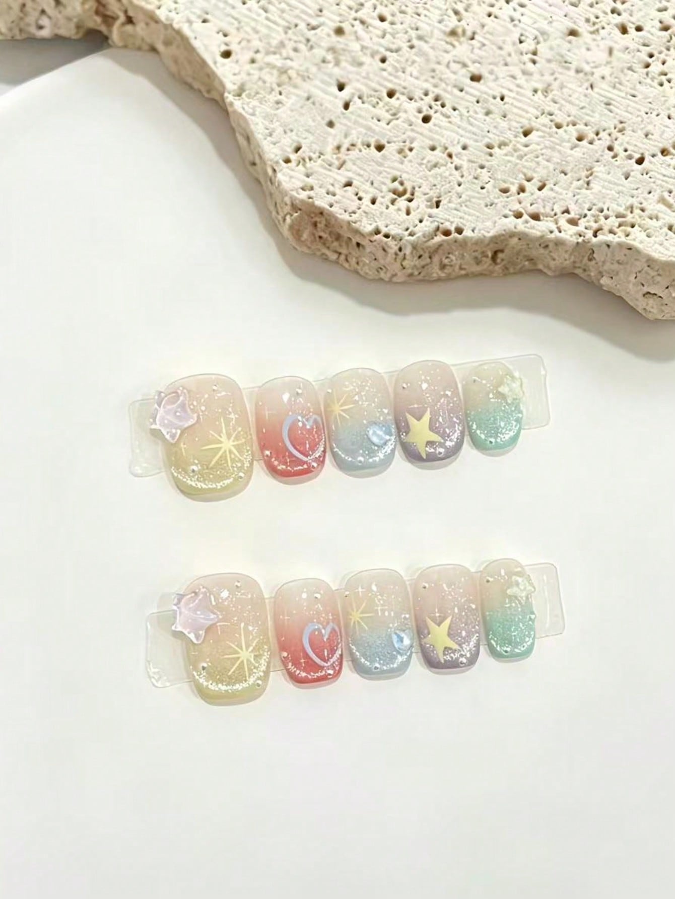 マカロンレインボーグラデーションスターハートショートスクエア - Nail Art Maroon のレビューと価格